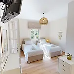Apartment Andrikos *